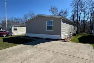 1100 Thornwood Dr SW, Heath, OH 43056 - Photo 3