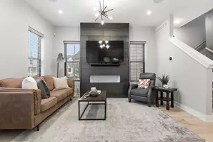 251 E 3rd Ave, Columbus, OH 43201 - Photo 3