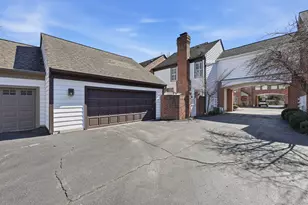 2242 Atlee Ct, Columbus, OH 43220 - Photo 37