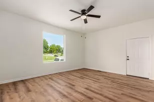 865 Old Leonard Ave, Columbus, OH 43203 - Photo 7