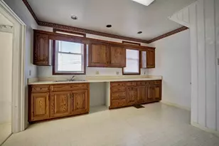 6040 Pinecrest Dr, Zanesville, OH 43701 - Photo 49