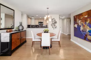 1 Miranova Pl, Columbus, OH 43215 - Photo 9