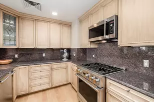 1 Miranova Pl, Columbus, OH 43215 - Photo 5