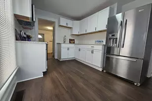 348 Walnut St, Circleville, OH 43113 - Photo 7