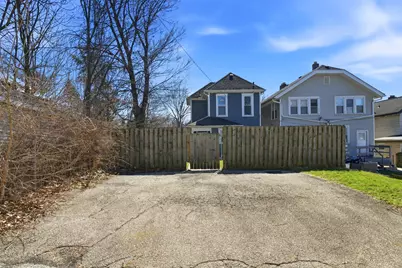 210 E Blake Avenue, Columbus, OH 43202 - Photo 5