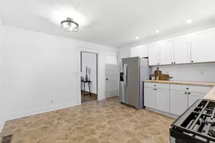 210 E Blake Ave, Columbus, OH 43202 - Photo 21