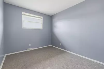 1642 Marina Drive, Columbus, OH 43219 - Photo 7