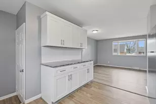 1642 Marina Dr, Columbus, OH 43219 - Photo 15