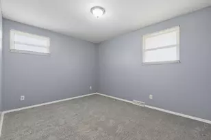 1642 Marina Dr, Columbus, OH 43219 - Photo 9