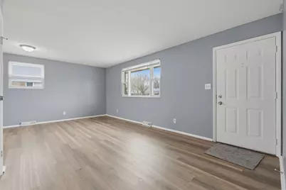 1642 Marina Drive, Columbus, OH 43219 - Photo 3