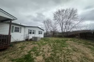 915 Charles St, Logan, OH 43138 - Photo 3