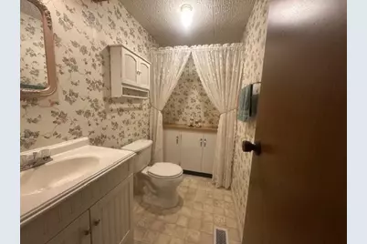 915 Charles Street, Logan, OH 43138 - Photo 17