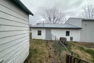 915 Charles St, Logan, OH 43138 - Photo 23