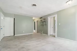 2054 Jermain Dr, Columbus, OH 43219 - Photo 11