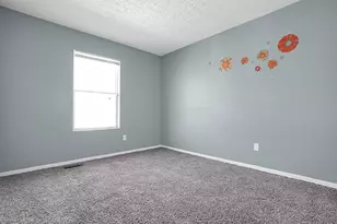 381 Chatterly Ln, Columbus, OH 43207 - Photo 23