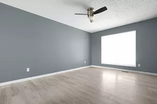 381 Chatterly Ln, Columbus, OH 43207 - Photo 9