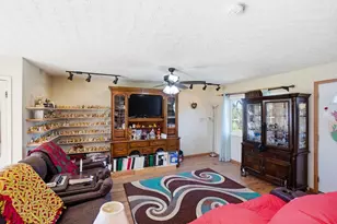 6567 Hall Rd, Galloway, OH 43119 - Photo 9