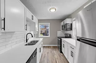 225 Santa Maria Ln, Columbus, OH 43213 - Photo 9