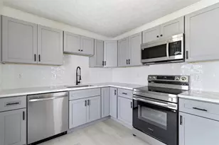 978 E N Broadway St, Columbus, OH 43224 - Photo 13