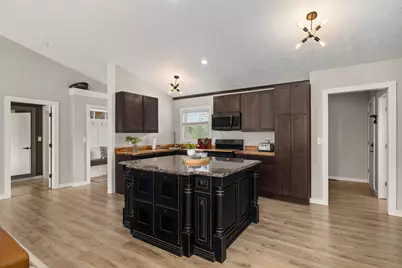 282 Candlewood Boulevard #Unit 2, Mount Gilead, OH 43338 - Photo 7