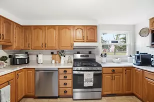 417 Revere Ct, Columbus, OH 43228 - Photo 9