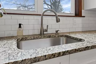 99 E Pacemont Rd, Columbus, OH 43202 - Photo 17