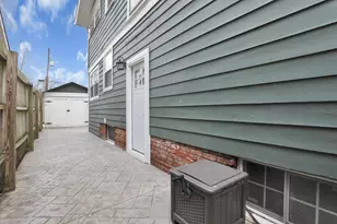 99 E Pacemont Rd, Columbus, OH 43202 - Photo 43