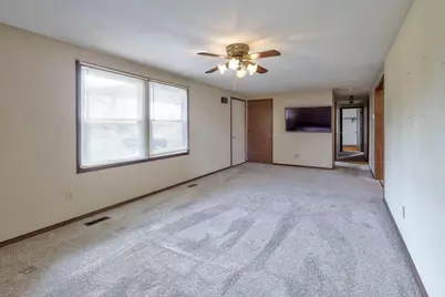 538 N Clayton Street, Centerburg, OH 43011 - Photo 9