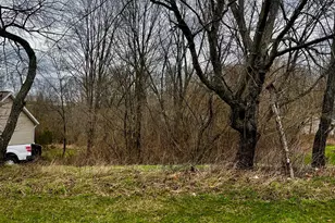 132 Lakeview Heights Dr, Howard, OH 43028 - Photo 1