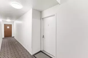 2176 Hedgerow Road, Columbus, OH 43220 - Photo 3