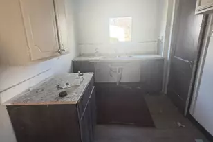 990 E 16th Ave, Columbus, OH 43211 - Photo 3
