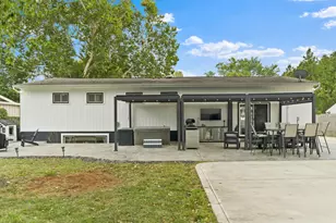 2390 Zollinger Rd, Upper Arlington, OH 43221 - Photo 71