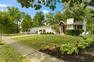2390 Zollinger Rd, Upper Arlington, OH 43221 - Photo 7