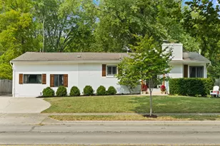 2390 Zollinger Rd, Upper Arlington, OH 43221 - Photo 3