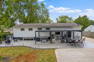 2390 Zollinger Rd, Upper Arlington, OH 43221 - Photo 89