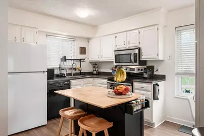 5381 Valley Lane E, Columbus, OH 43231 - Photo 13