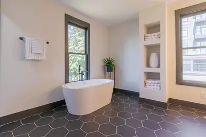 295 E 5th Avenue, Columbus, OH 43201 - Photo 33