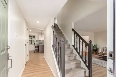 3873 Tweedsmuir Drive, Columbus, OH 43221 - Photo 3