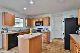 348 Holly Grove Rd, Lewis Center, OH 43035 - Photo 17