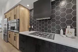 318 Cornelius St, Columbus, OH 43215 - Photo 17