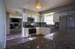 1523 Hempwood Dr, Columbus, OH 43229 - Photo 9