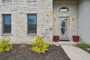 8245 Markhaven Ct, Columbus, OH 43235 - Photo 3