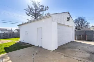 102 Redmond Rd, Columbus, OH 43228 - Photo 17