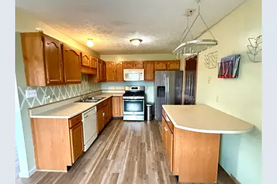 108 W Concord Lane, Bloomingburg, OH 43106 - Photo 5