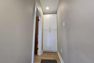 2570 E 5th Ave, Columbus, OH 43219 - Photo 27