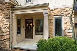 586 Pinegrove Pl, Columbus, OH 43230 - Photo 3