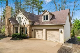 586 Pinegrove Pl, Columbus, OH 43230 - Photo 1