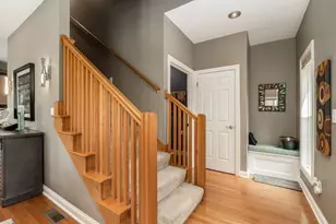 586 Pinegrove Pl, Columbus, OH 43230 - Photo 5