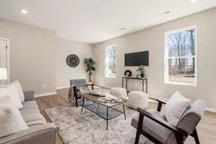 352 Postle Blvd, Columbus, OH 43228 - Photo 3