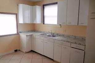 884 S Hague Ave, Columbus, OH 43204 - Photo 5